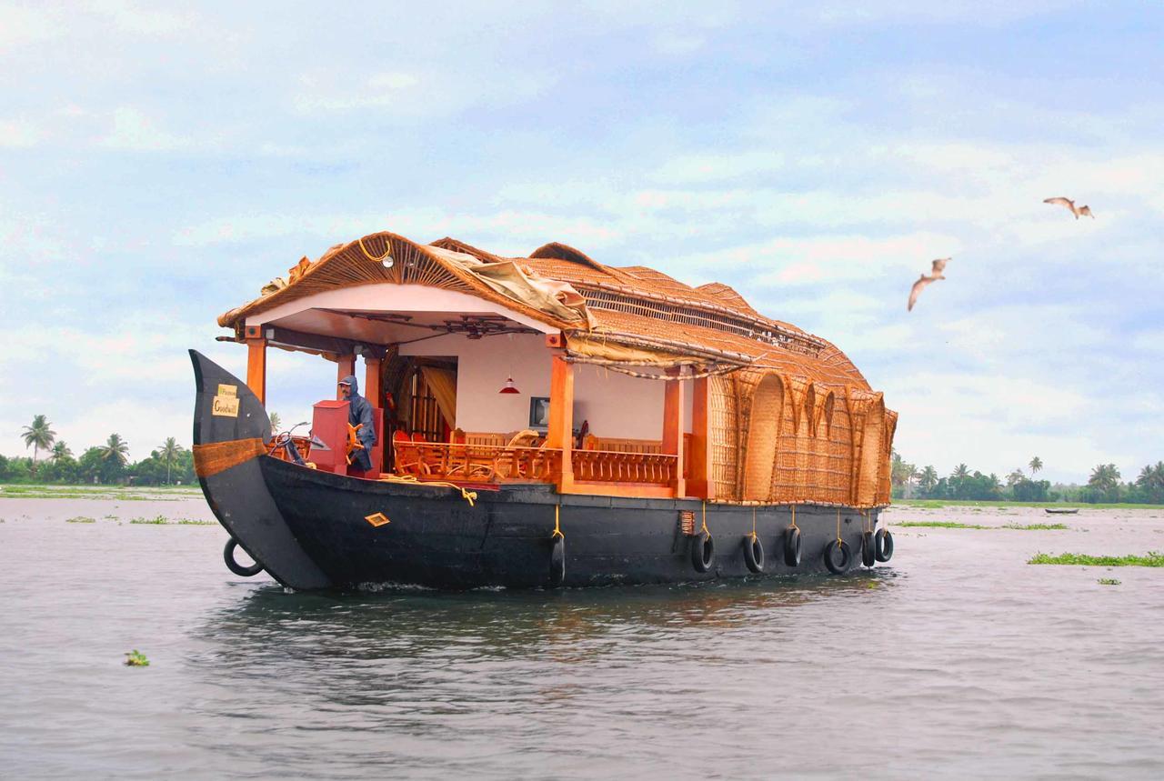 Lake Palace Trivandrum Hotel Vettutura Exterior foto